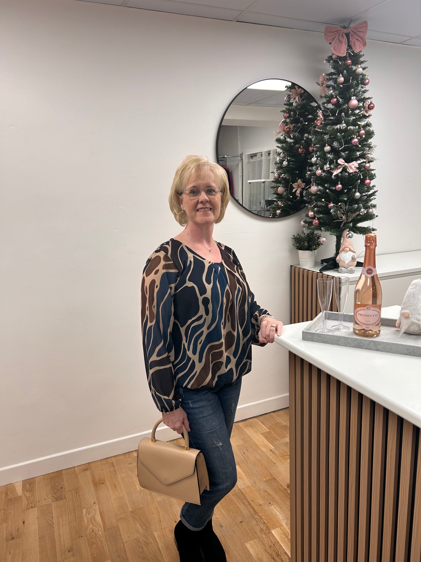 DOLLY Bubble Hem Top