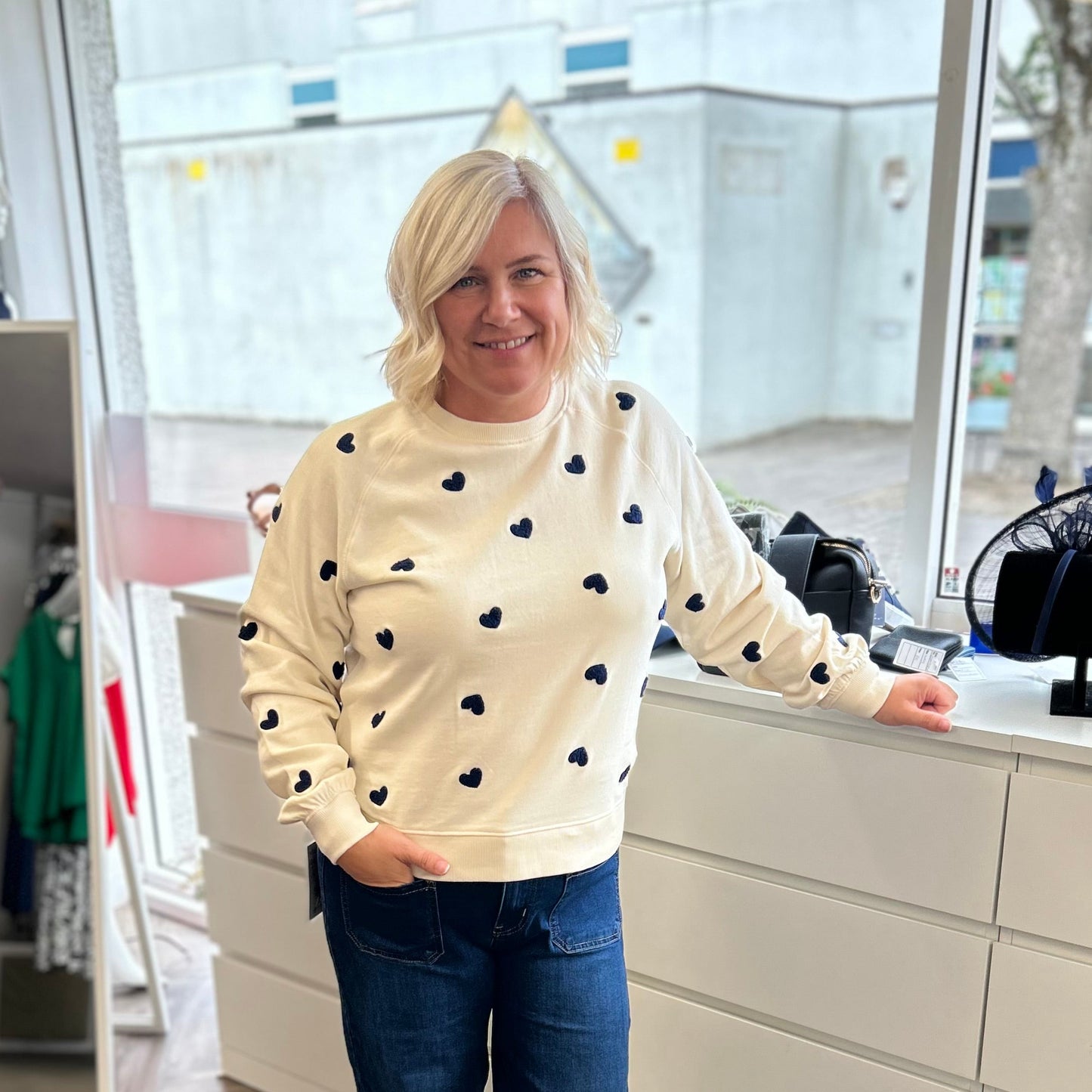 KASURA Round Neck Sweatshirt