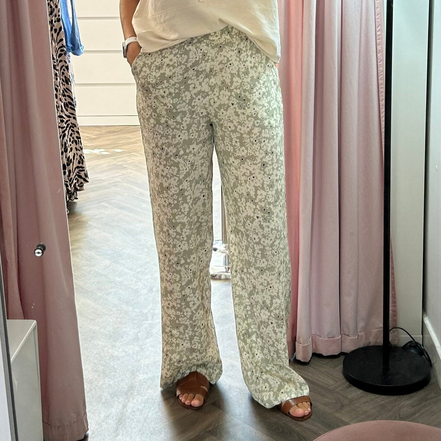 AMIRA Wide Leg Trouser