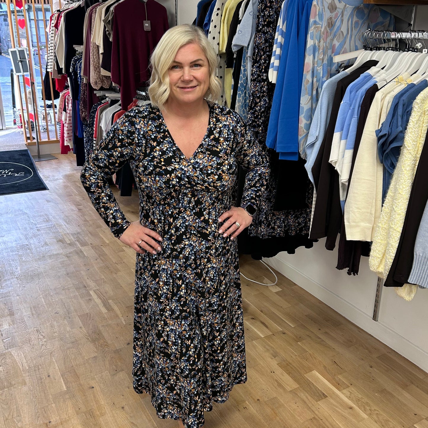 BLOSSOM V Neck Midi Dress