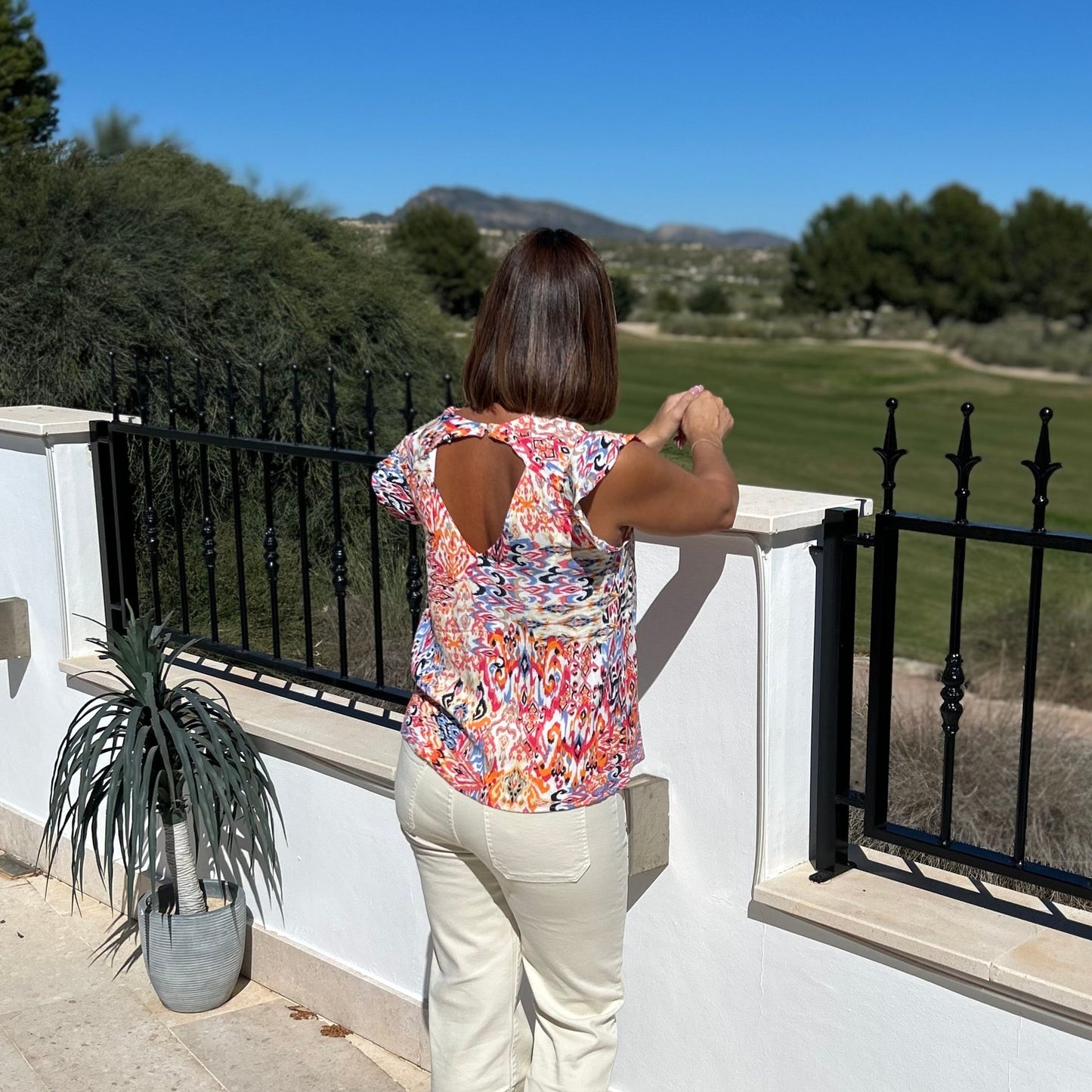 FARAH V Neck Top